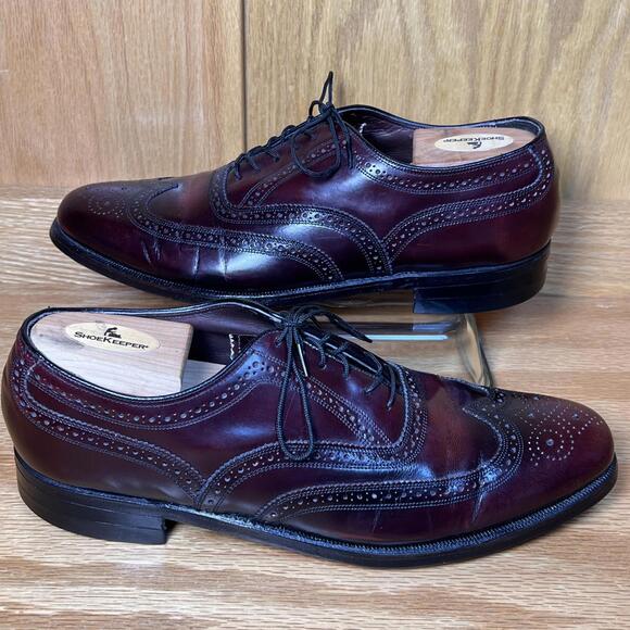 Vintage Florsheim Classic Burgundy Leather Wingtip Dress Shoes Men's Size 9.5 Vintage Florsheim Classic Burgundy Leather Wingtip Dress Shoes Men's Size 9.5